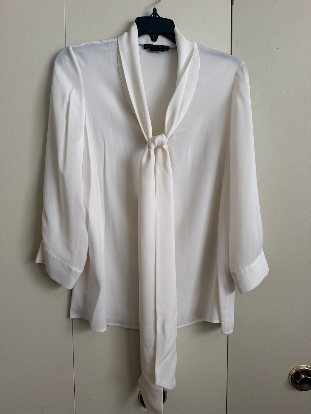 Alice + Olivia Cream Tie-Neck Blouse